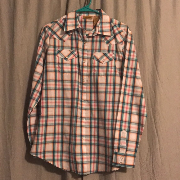 Shirts - Picture 4 of 4